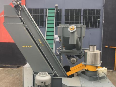 Pellet gyártó prés gép sor gyártás,  fűrészpor,  csirketrágya,  lucerna,  napraforgómag héj stb