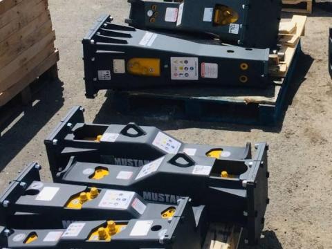 Mustang / Hammer HM250 bontókalapács,  törőfej JCB CAT Komatsu Mustang / Hammer HM250 bontókalapács,  törőfej JCB CAT Komatsu