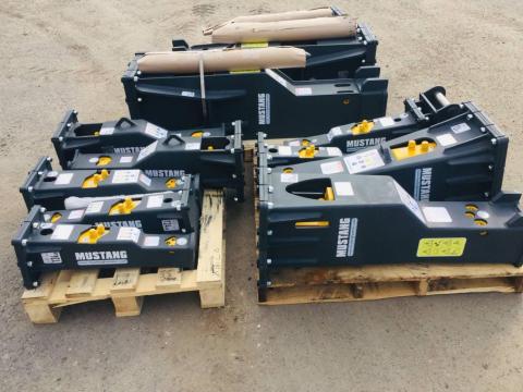 Mustang / Hammer HM100 Bontókalapács, törőfej JCB CAT Volvo Komatsu Mustang / Hammer HM100 Bontókalapács, törőfej JCB CAT Volvo Komatsu