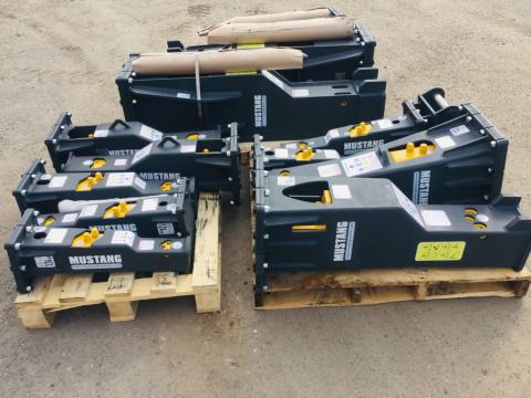 Mustang / Hammer HM750 Bontókalapács törőfej jCB CAT Komatsu Volvo 3CX Mustang / Hammer HM750 Bontókalapács törőfej jCB CAT Komatsu Volvo 3CX