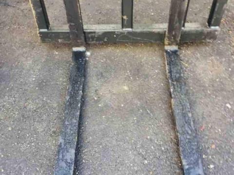 Teleszkópos rakodógépre Új raklapvilla CAT Jcb Bobcat Manitou Merlo Teleszkópos rakodógépre Új raklapvilla CAT Jcb Bobcat Manitou Merlo