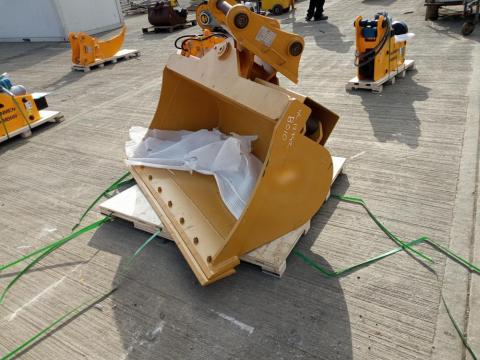 Új hidraulikus dönthető rézsűkanál Új hidraulikus dönthető rézsűkanál