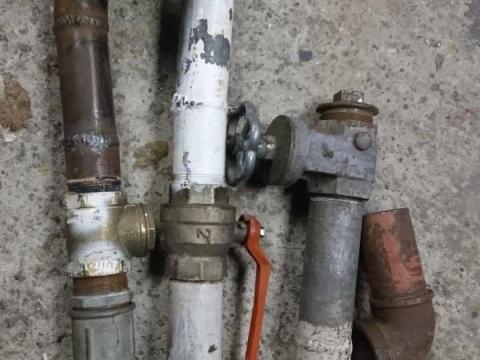 2" csapok,  visszacsapó szelep,  könyök,  hollander,  közcsavar 2" csapok,  visszacsapó szelep,  könyök,  hollander,  közcsavar
