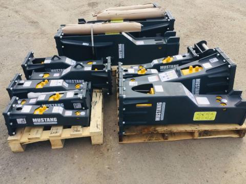 Mustang / Hammer HM150 Hidraulikus bontókalapács törőfej JCB CAT Case Mustang / Hammer HM150 Hidraulikus bontókalapács törőfej JCB CAT Case