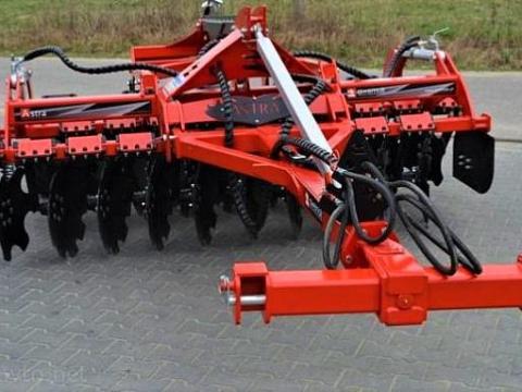 AWEMAK ASTRA ATD 2,5 m-3, 0 m-4, 0 m vetőgéptartóval szerelt vontatott rövidtárcsa AKCIÓBAN AWEMAK ASTRA ATD 2,5 m-3, 0 m-4, 0 m vetőgéptartóval szerelt vontatott rövidtárcsa AKCIÓBAN