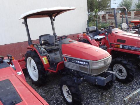 Yanmar F210 japán kistraktor talajmaróval Yanmar F210 japán kistraktor talajmaróval