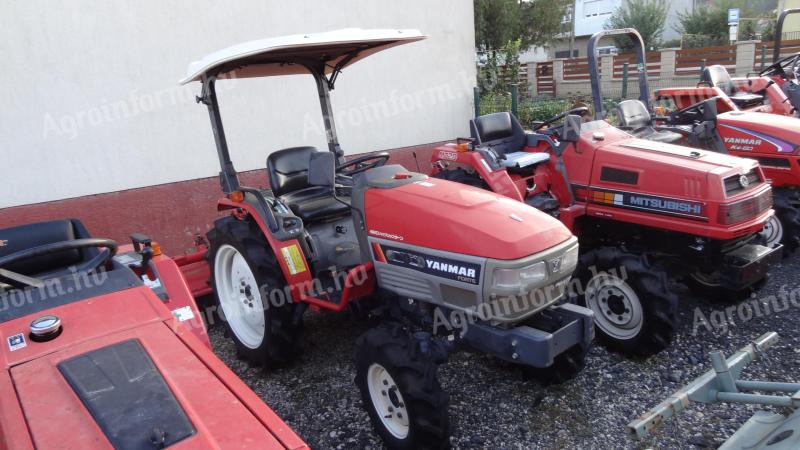 Yanmar F210 japán kistraktor talajmaróval