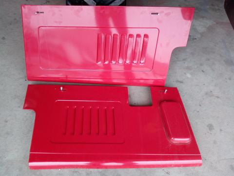 MTZ használt oldallap fémlemez bal és jobb oldalra MTZ használt oldallap fémlemez bal és jobb oldalra