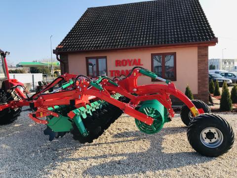Új Agro-Masz BT-40 H vontatott rövidtárcsa ékgörgős hengerrel sárlekaparóval Új Agro-Masz BT-40 H vontatott rövidtárcsa ékgörgős hengerrel sárlekaparóval