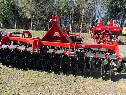 HanaWerk Raptor 3,5 m függesztett rövidtárcsa – megnövelt távolságú tárcsák HanaWerk Raptor 3,5 m függesztett rövidtárcsa – megnövelt távolságú tárcsák