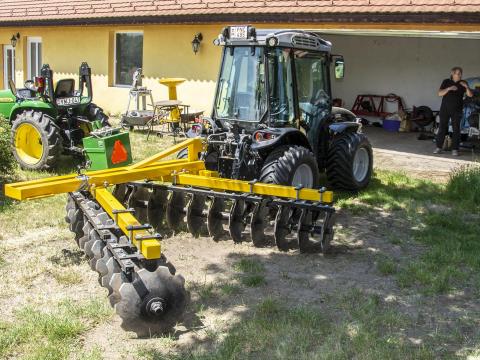 Busa OT 22 oldalazó függesztett V tárcsa Busa OT 22 oldalazó függesztett V tárcsa