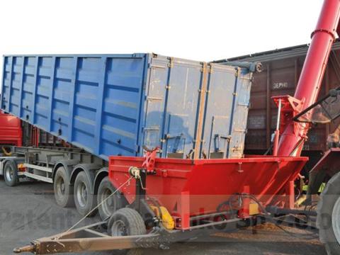 KOBZARENKO BNP-3 vagonrakó - traktor üzemeltetésű KOBZARENKO BNP-3 vagonrakó - traktor üzemeltetésű