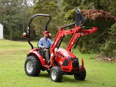 TYM T265,  24 LE traktor hidrosztatikus hajtással RENDSZÁMOZHATÓ TYM T265,  24 LE traktor hidrosztatikus hajtással RENDSZÁMOZHATÓ