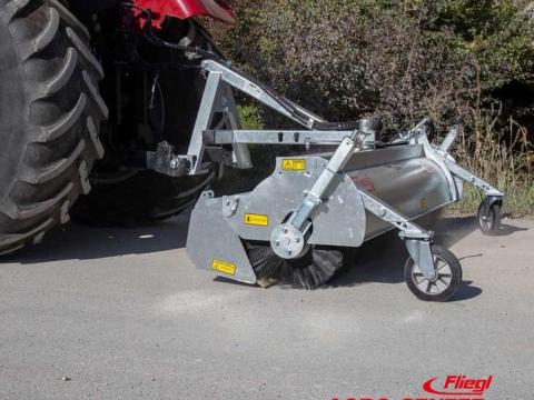 Fliegl Economy seprőgép hárompontos felfogatással Fliegl Economy seprőgép hárompontos felfogatással