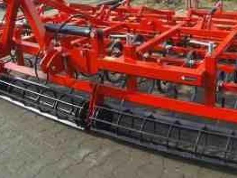 Új AWEMAK PAZUR AGR-4, 2 m hidraulikusan csukható kombinátor kedvező áron Új AWEMAK PAZUR AGR-4, 2 m hidraulikusan csukható kombinátor kedvező áron