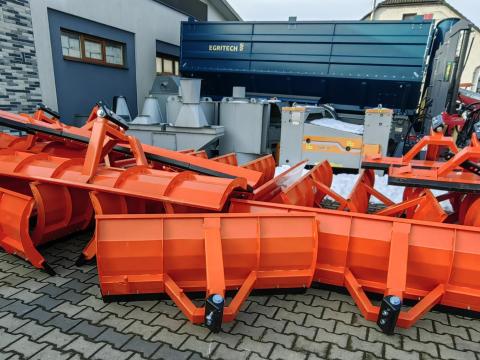 Hótolólap 2,5 m homlokrakodós konzollal Hótolólap 2,5 m homlokrakodós konzollal