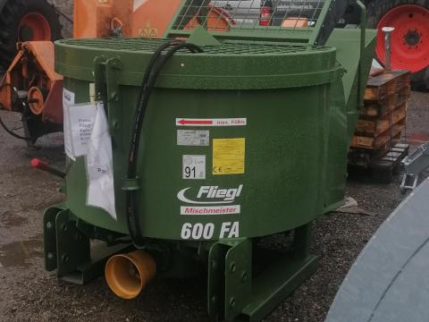 Fliegl FA 600 betonkeverő Fliegl FA 600 betonkeverő
