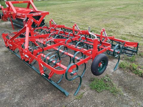 RAKTÁRON FOP Vogel Noot VibroCult L330 vetéselőkészítő kombinátor magágykészítő kultivátor RAKTÁRON FOP Vogel Noot VibroCult L330 vetéselőkészítő kombinátor magágykészítő kultivátor