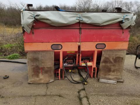 Műtrágyaszóró Műtrágyaszóró