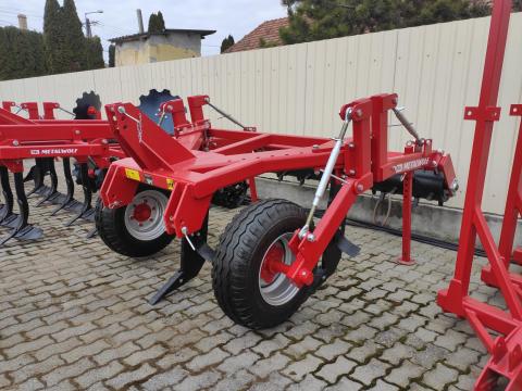 Metalwolf KL-700-3 RT Középmélylazító 3 egyenes késsel,  tüskés rögtörővel,  állítható késsel Metalwolf KL-700-3 RT Középmélylazító 3 egyenes késsel,  tüskés rögtörővel,  állítható késsel