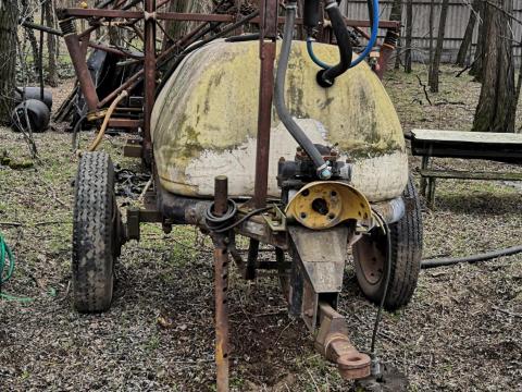 Novor 1000L szántóföldi permetező Novor 1000L szántóföldi permetező