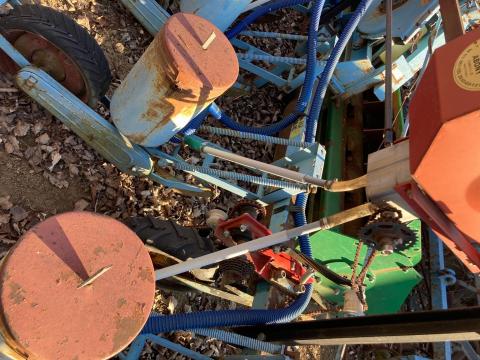 SPC Vetőgép mikrogranulátum szóróval eladó SPC Vetőgép mikrogranulátum szóróval eladó