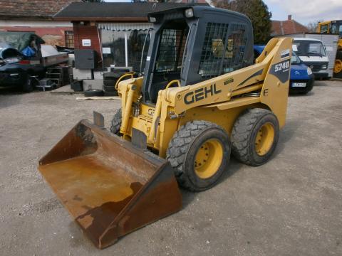 Gehl 5240 Turbo 2,9 tonnás csúszókormányzású 809 üzemórával eladó Gehl 5240 Turbo 2,9 tonnás csúszókormányzású 809 üzemórával eladó