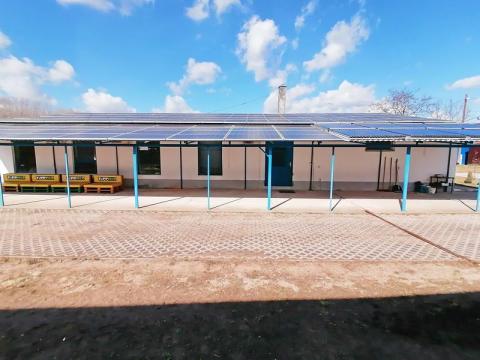 Debrecentől 10 percre, újszerű állapotú, 445 m2-es kereskedelmi és ipari ingatlan eladó