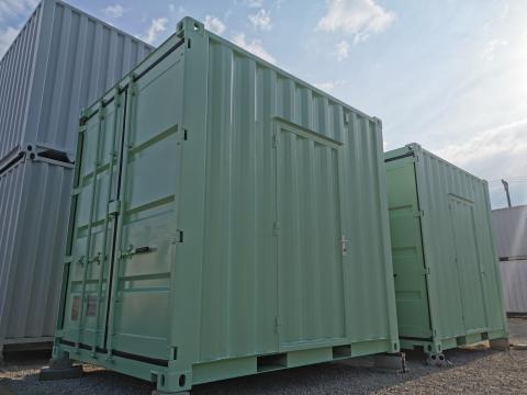 Új 10’ extra magas tengeri konténer,  kétszárnyú ajtóval,  oldalajtóval és villazsebbel