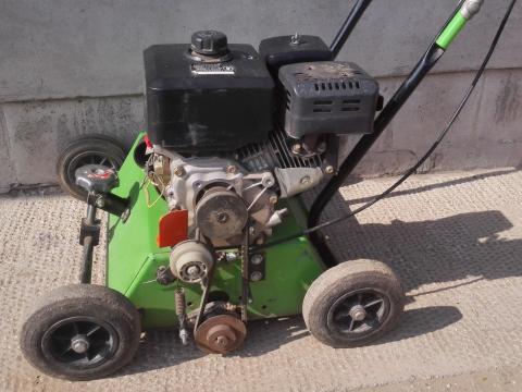 Fűszelöztető 5 lóerős motorral ELADÓ Fűszelöztető 5 lóerős motorral ELADÓ