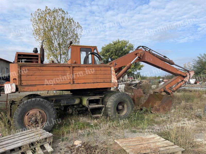 EO forgó kotró MTZ 80 LE motorral