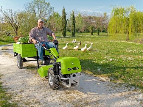 Grillo G107d egytengelyes traktor talajmaróval Grillo G107d egytengelyes traktor talajmaróval