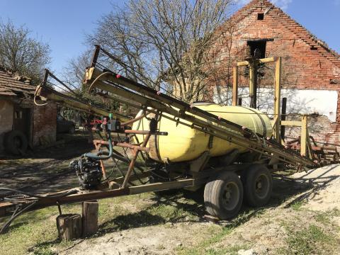 SP 2002 vegyszerező szántóföldi permetező