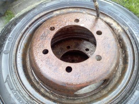 Használt mezögazdasági gumiköpenyeket cserélek jószágra