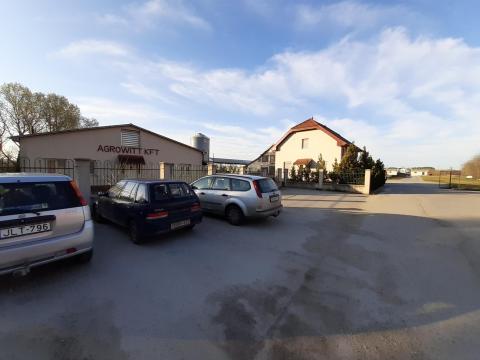 Villanyszerelő - Karbantartó Villanyszerelő - Karbantartó