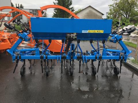 Leták Leko 6H hidraulikusan felcsukható 6 soros kultivátor,  Big-Bag tartállyal készletről Leták Leko 6H hidraulikusan felcsukható 6 soros kultivátor,  Big-Bag tartállyal készletről