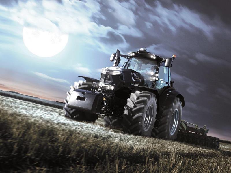 Új Deutz-Fahr 7250 TTV Warrior (246 LE) Prémium német traktor készletről