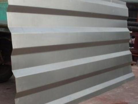 Hajlított trapézlemez pótkocsi felépítményhez