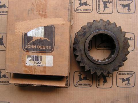 John Deere fogaskerék R122521 John Deere fogaskerék R122521