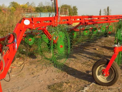 FAZA - RTV16 vontatott csillagkerekes rendsodró FAZA - RTV16 vontatott csillagkerekes rendsodró