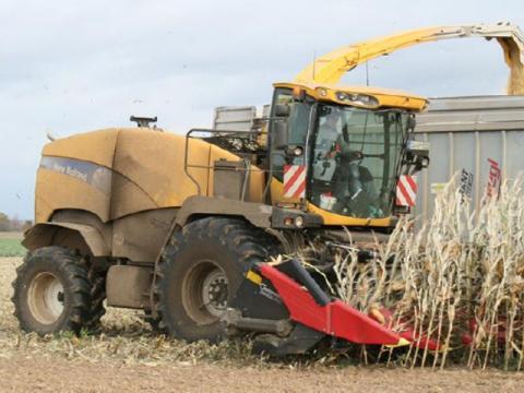 PTG – RDS első abroncsnyomás-szabályozó rendszer New Holland önjáró szecskázóhoz PTG – RDS első abroncsnyomás-szabályozó rendszer New Holland önjáró szecskázóhoz