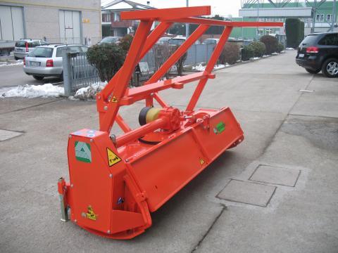 AGRIMASTER AF 300 erdészeti szárzúzó