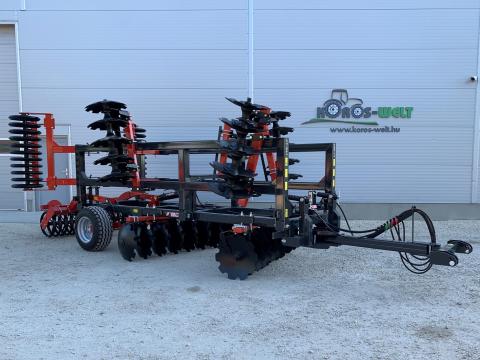 Walder V.T.18/4.5 típusú vontatott nehéz V-tárcsa csipkés rögtörő hengerrel Walder V.T.18/4.5 típusú vontatott nehéz V-tárcsa csipkés rögtörő hengerrel