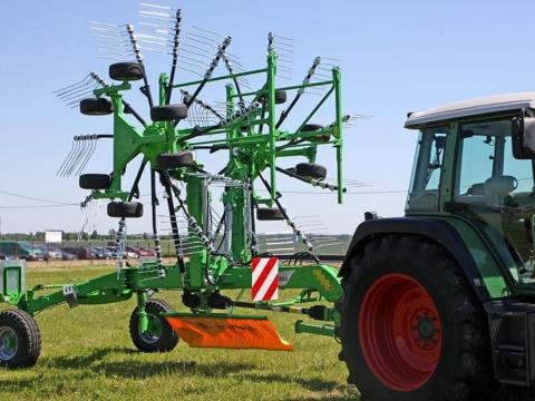 INTERTECH ZKD 800 VONTATOTT 2 ROTOROS KÖZÉPRENDKÉPZŐ INTERTECH ZKD 800 VONTATOTT 2 ROTOROS KÖZÉPRENDKÉPZŐ