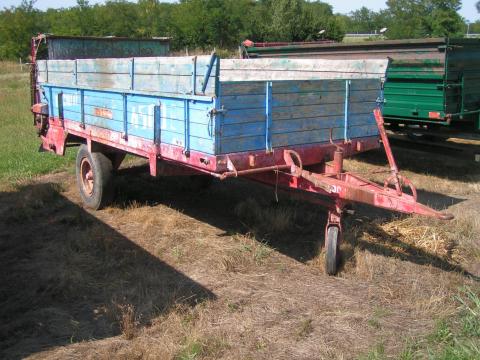 UNSINN 4,5 tonna raksúlyú trágyaszóró UNSINN 4,5 tonna raksúlyú trágyaszóró