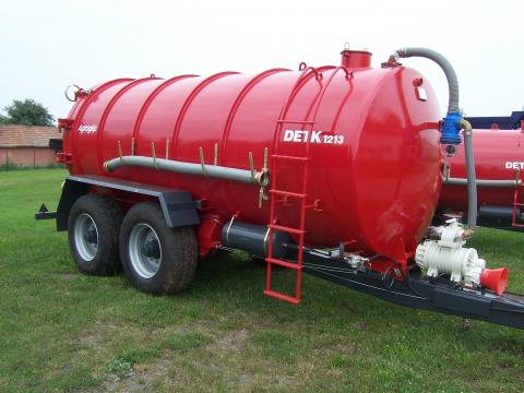 DETK 1213 tartálykocsi DETK 1213 tartálykocsi