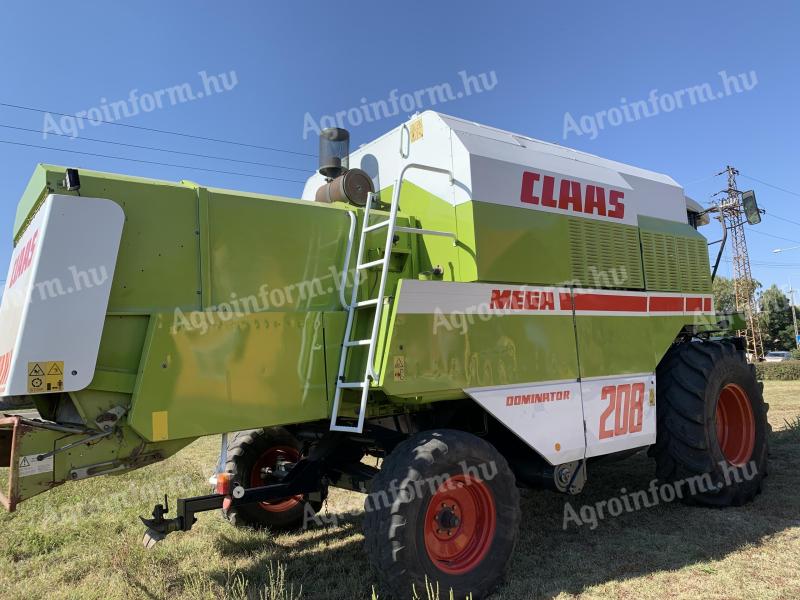 CLAAS Mega 208 II kombájn gabona-, kukorica- és napraforgóasztallal (repcekaszával)