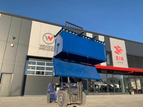 Targoncához - Konténer billenő aljjal Targoncához - Konténer billenő aljjal