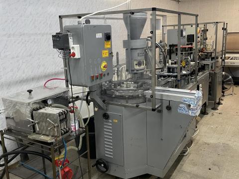 Komplett palackozó gépsor 0,04 és 0,05 liter Komplett palackozó gépsor 0,04 és 0,05 liter