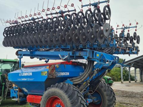Lemken Solitair 12/1000 K-DS típusú féligfüggesztett gabonavetőgép Lemken Solitair 12/1000 K-DS típusú féligfüggesztett gabonavetőgép